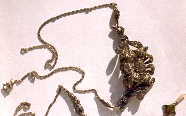 Silver necklace “Rosenstenar” 1900.